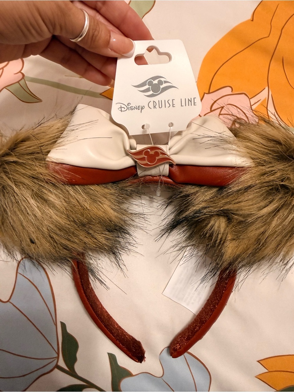NWT HTF special edition Disney Cruise Line Alaska Faux Fur Minnie Ears